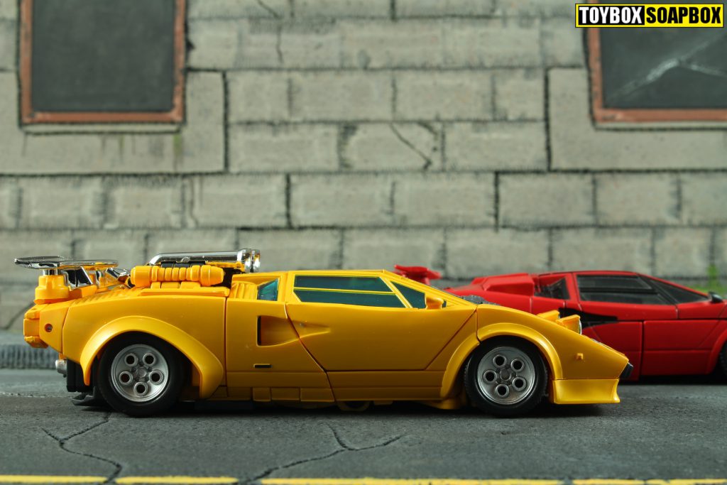 masterpiece-sunstreaker-car-mode-side