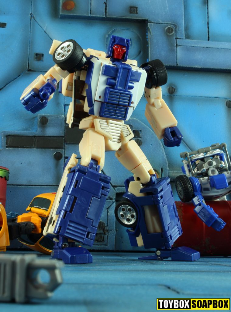 xtransbots crackup and arkose in a battle