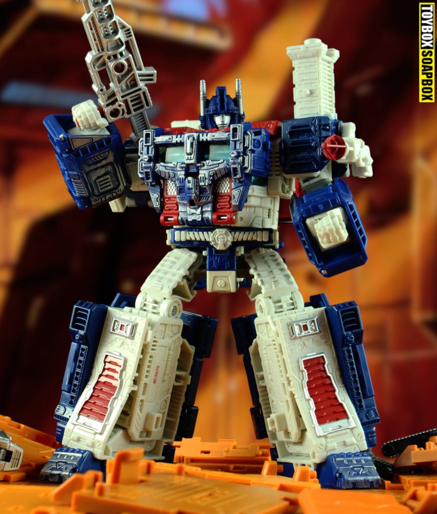 transformers-siege-ultra-magnus-robot-mode